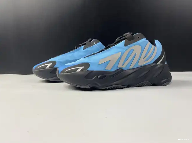 'Bright Boost GZ3079 MNVN Yeezy Cyan' 700 ADIDAS 0428